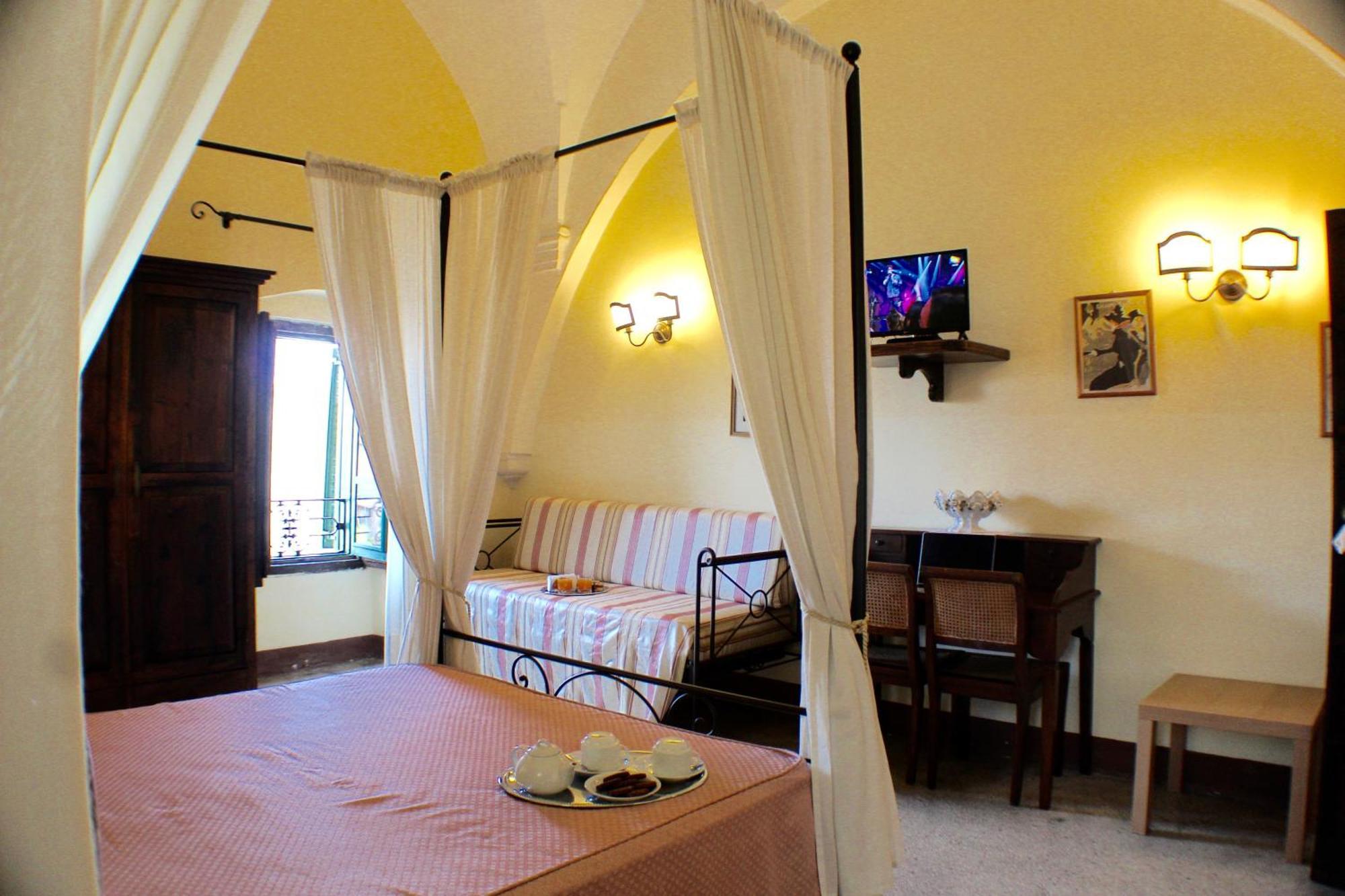 Bed and Breakfast Palazzo Senape De Pace à Gallipoli Extérieur photo