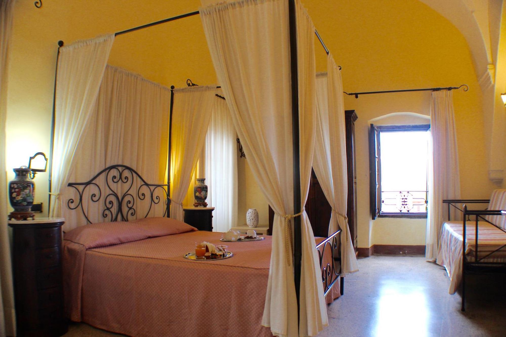 Bed and Breakfast Palazzo Senape De Pace à Gallipoli Extérieur photo