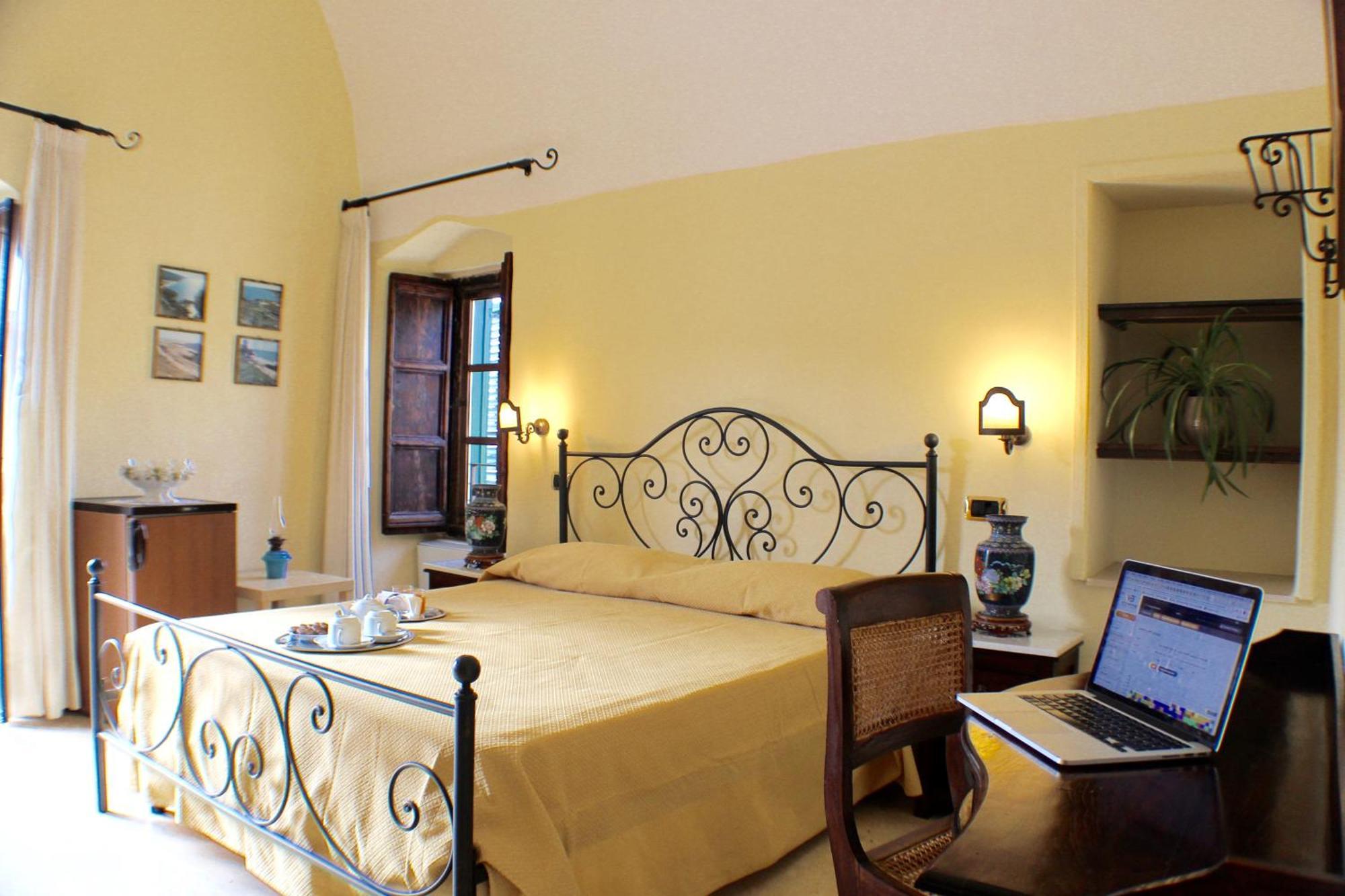 Bed and Breakfast Palazzo Senape De Pace à Gallipoli Extérieur photo