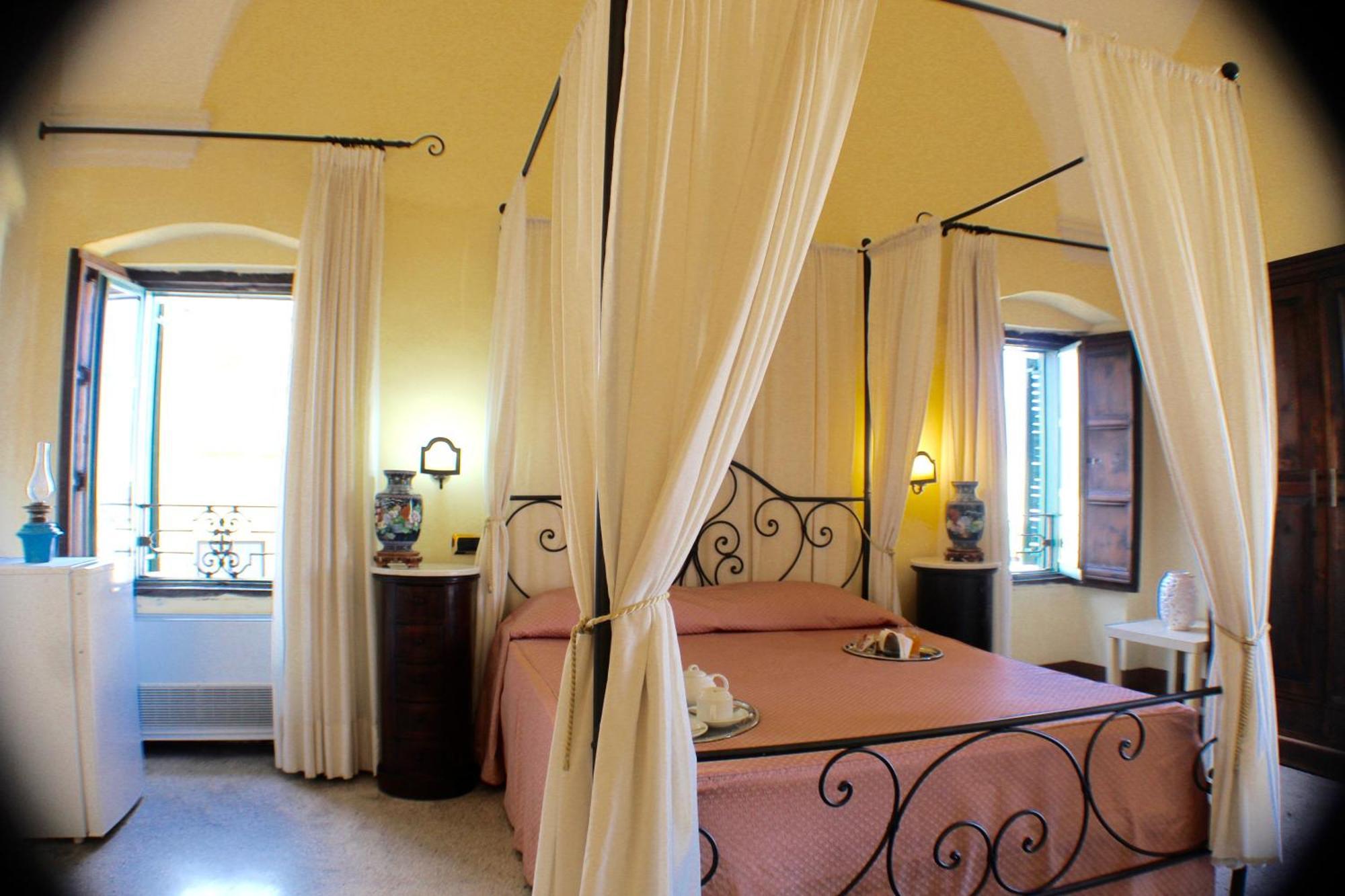 Bed and Breakfast Palazzo Senape De Pace à Gallipoli Extérieur photo