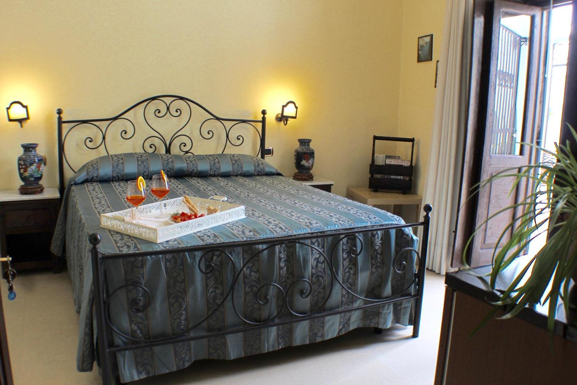 Bed and Breakfast Palazzo Senape De Pace à Gallipoli Extérieur photo