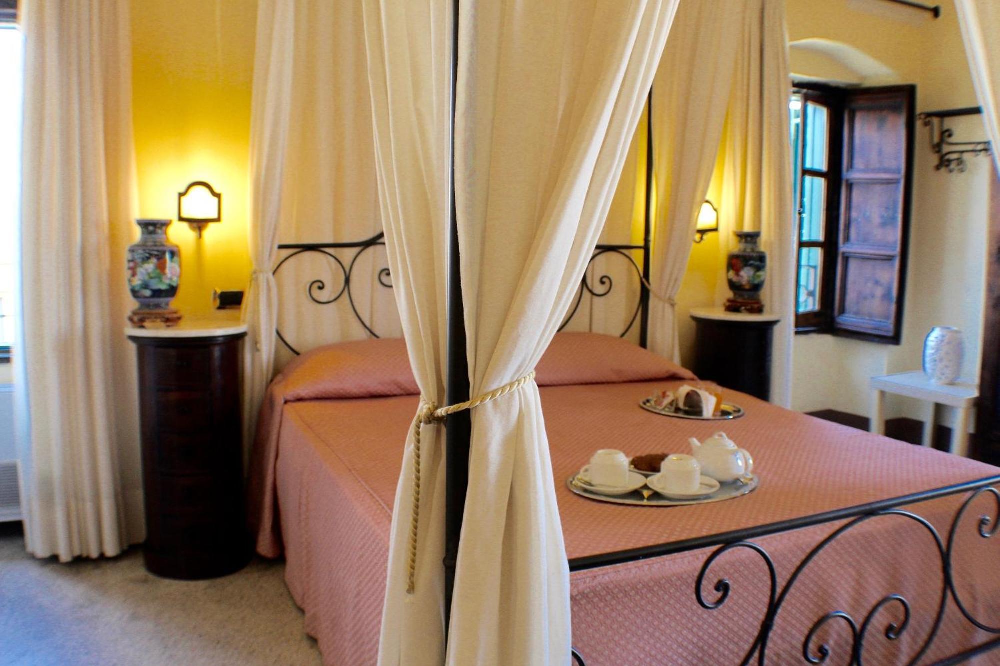 Bed and Breakfast Palazzo Senape De Pace à Gallipoli Extérieur photo